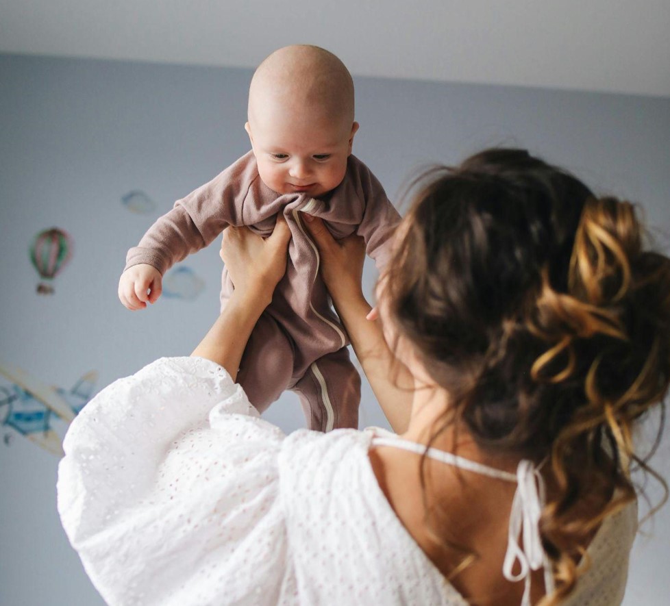 The Perfect Portable High Chair for Moms on the Go